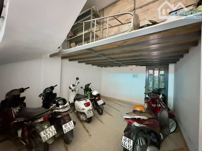 Bán nhà CHDV mặt tiền - Dương Quảng Hàm P6 Gò vấp - 106M2 - 4 Tầng , 11 Phòng - 20,2 tỷ TL - 3