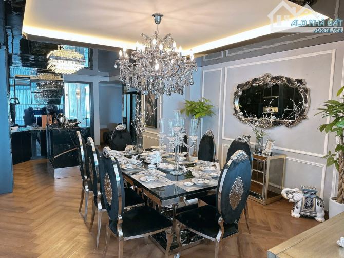 Bán gấp biệt thự Mặt tiền Bùi Tá Hán, Q2 - DT: 8x20m hầm 3 tầng - giá bán 40 tỷ - 3