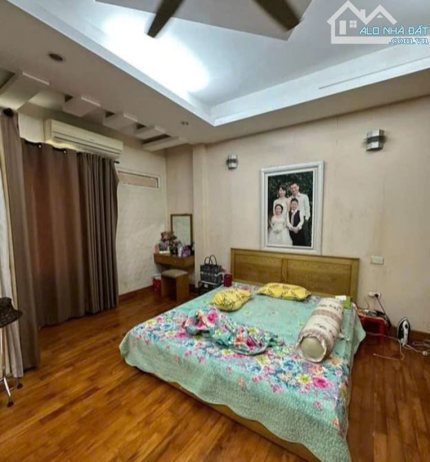 Phân Lô VIP Hoàng Quốc Việ DT105m²-3Tầng-M.Tiền 8.6m, Vỉa Hè KD, 2ÔTô Tránh, Giá 36.5 Tỷ - 3