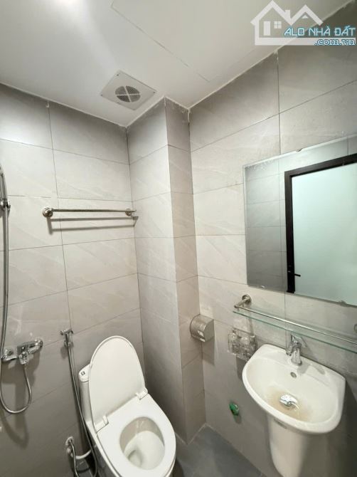Cho Thuê CCMN 142 Quan Nhân Thanh Xuân 25m2 Studio Gác Xép Ban Công Thang Máy Giặt Riêng - 3