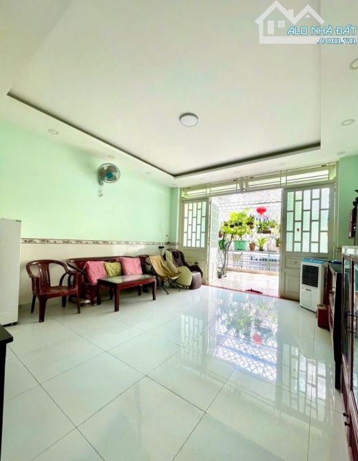 Gần chợ An Nhơn - Đường 8M thông - Ngang 5x15 - 4 tầng - 6 phòng ngủ - Hơn 8 tỷ - 3
