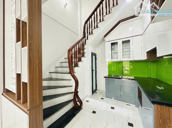 Bán nhà Kim Mã, ngõ thông, gần phố, nhà mới đẹp ở ngay, 35m2, 5 tầng, gía 8 tỷ - 3