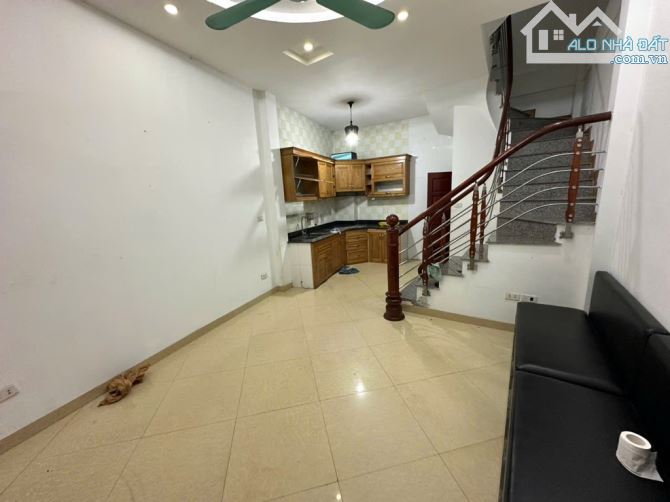 NHÀ ĐẸP NGỌC THỤY Ở NGAY -TRƯỚC NHÀ THOÁNG,SÁNG -MO RNING ĐỖ CUẨ - SỔ ĐẸP NỞ HẬU MT: 3,5 M - 3