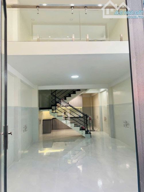 MẶT TIỀN LẠC LONG QUÂN - 5 TẦNG BTCT - 56M2 - 5PN - GIÁ 11.X TỶ - 3