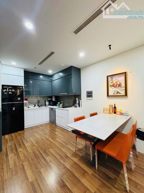 Bán CCCH 2PN-2WC 85m2  Mipec Rubik360, Xuân Thủy, hướng mát, view thoáng, sân vườn, từ 9tỷ - 3