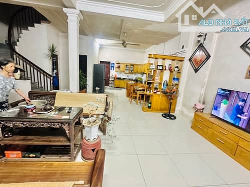 Bán nhà Nhật Tảo, Bắc Từ Liêm, 125m2, 3 tầng, mặt tiền 8.2m, giá 27.5 tỷ  SIÊU PHẨM PHÂN L - 3