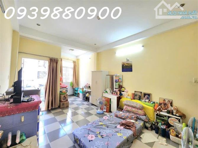 Nhà 3 tầng - Hẻm 4m trước sau - 73m2 - 8,45 Tỷ - 3