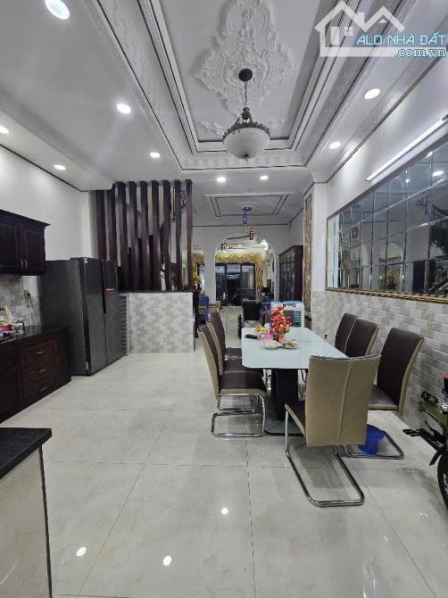 Bán nhà MT Dương Cát Lợi, TT Nhà Bè. 124m2 - ngang 5m, full nội thất, hơn 11 tỷ. - 4