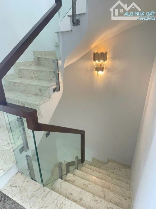 Liền kề Hạ Đình - Nguyễn Tuân. DT 110m2 6T thang máy có hầm. Nhà đẹp - 4