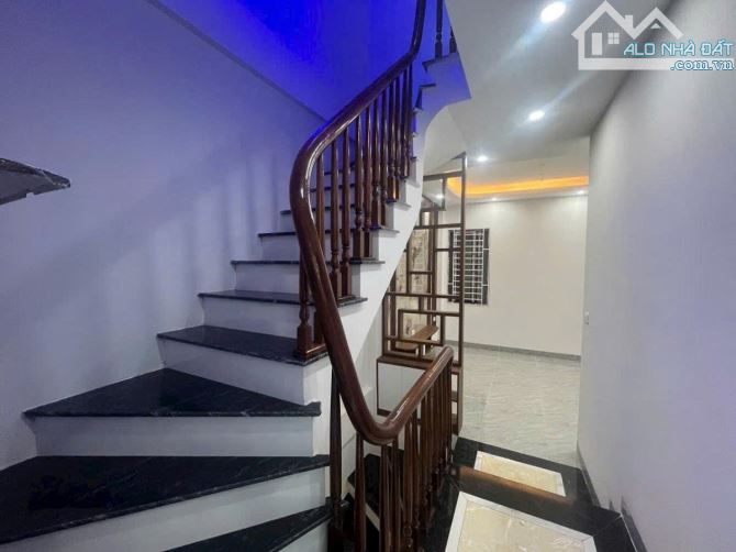 BÁN NHÀ MỚI XÂY LIÊN MẠC - NGÕ THÔNG - 35M2, 4 TẦNG, MT 3,8M - 5,4 TỶ - 4