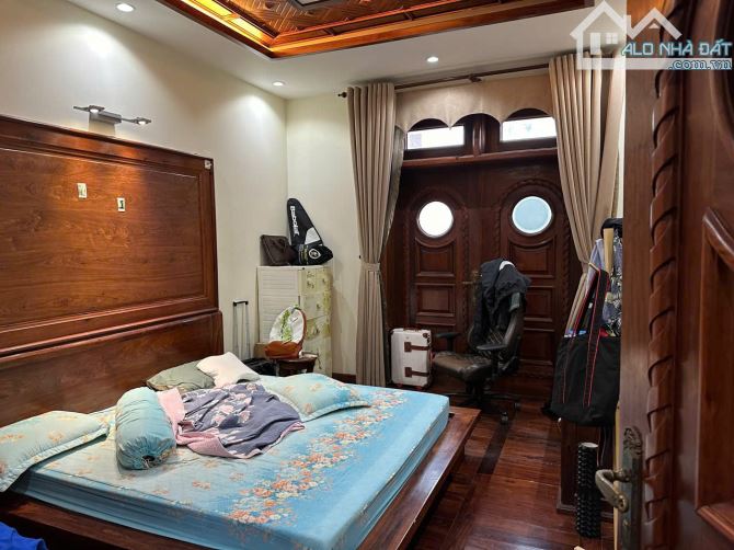 Bán Gấp Mặt Tiền  Khu Phan Xích Long -Cù Lao -8*14m- 4Tầng - Gía : 55Tỷ giảm về 48Tỷ - 4