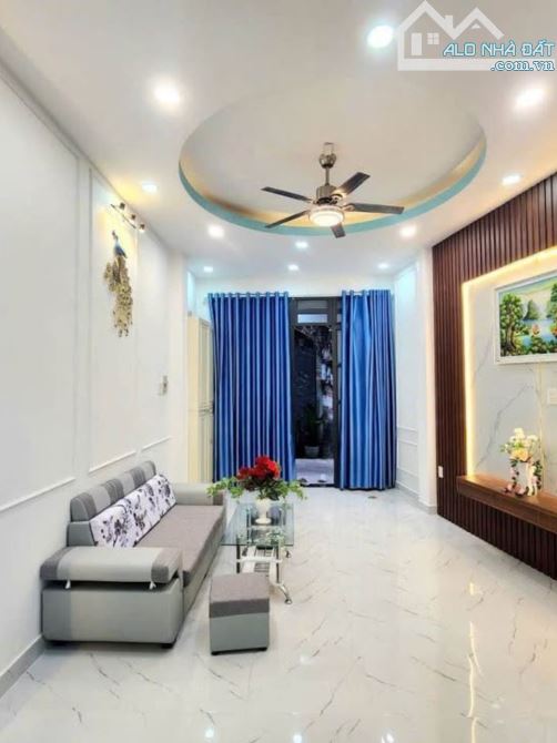 Bán nhà đường Bình Đức, Q.8, P.15. DT 129m2 (6x21.5m), 2 tầng, 2PN. Sổ đỏ chính chủ. Giá - 4