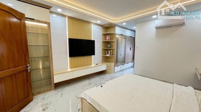 bán nhà 90m2- Đường 8m nhựa thông - 6 tầng thang máy- 7 phòng Lê Đức Thọ Gò Vấp - 4