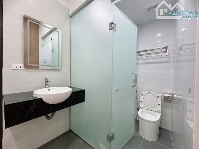 Bán nhà Bạch Mai 33m2, 4T, mt 3.3m mới đẹp, gần phố, ngõ thông, tặng nội thất. Giá 7.58 tỷ - 4