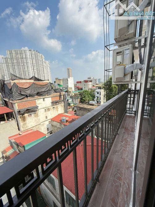 Cho Thuê CCMN 142 Quan Nhân Thanh Xuân 25m2 Studio Gác Xép Ban Công Thang Máy Giặt Riêng - 4