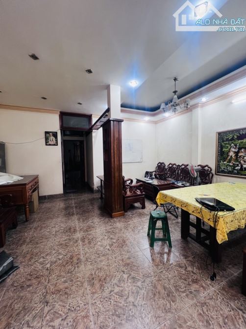 Hẻm 10m kinh doanh, 4 tầng, 6m x 35m, gần mặt tiền, gần Emart Phan Huy Ích hơn 23 tỷ - 4