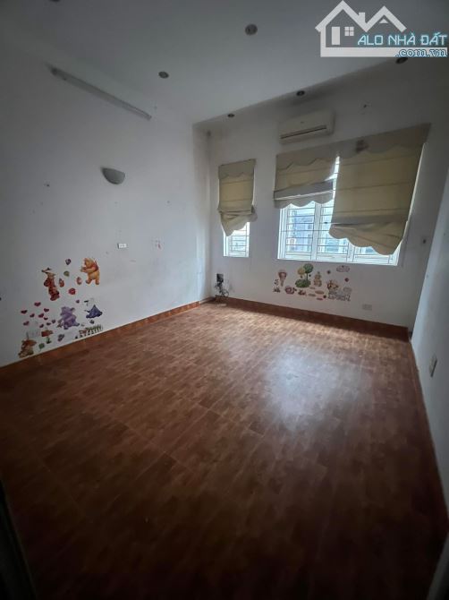 NHỈNH 15 TỶ NHÀ PHÂN LÔ, Ô TÔ HOÀNG QUỐC VIỆT, CẦU GIẤY, DIỆN TÍCH 41M, 4 TẦNG, MT 4.1M - 4