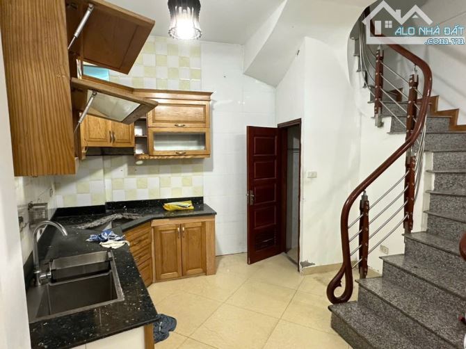 NHÀ ĐẸP NGỌC THỤY Ở NGAY -TRƯỚC NHÀ THOÁNG,SÁNG -MO RNING ĐỖ CUẨ - SỔ ĐẸP NỞ HẬU MT: 3,5 M - 4