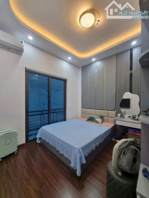 BÁN NHÀ KIM GIANG HÀNG HÓT NHÀ ĐẸP Ở NGAY, TẶNG FULL NỘI THẤT, 1 NHÀ RA Ô TÔ- 7.7 TỶ