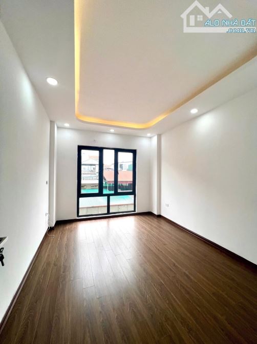 Tương Chúc, Ngũ Hiệp, DT: 30m, nhà 5 tầng, MT: 4.2m, oto7 chỗ thông, giá 4.8 tỷ - 4