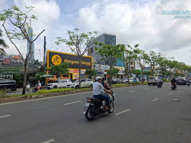 Duy nhất - bán đất MT Trần Não - DT: 17x29m, CN: 378m2 - XD: Hầm + 8 tầng - 4