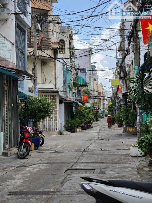 NAY BÁN - MAI ĐI MỸ  -  NHÀ KHU QH  PHÂN LÔ ĐỒNG BỘ ĐƯỜNG  6M LẠC LONG QUÂN, QUẬN 11, GIÁ - 4