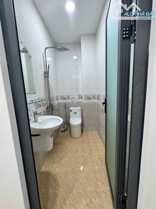 Nhà Tx24 gần đường Tô Ngọc Vân , 1 trệt 2 lầu ( 3PN - 4WC ) Q12 - 5