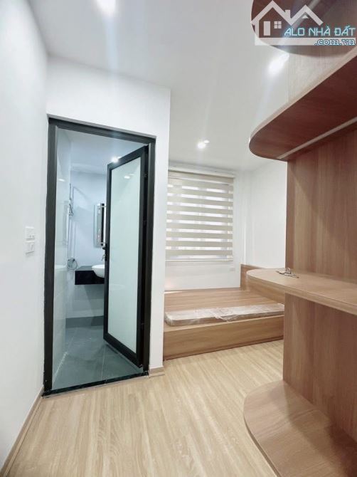 Bán nhà Bạch Mai 33m2, 4T, mt 3.3m mới đẹp, gần phố, ngõ thông, tặng nội thất. Giá 7.58 tỷ - 5