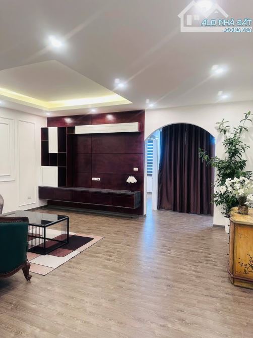 TRẦN CUNG CẦU GIẤY KHU PHÂN LÔ 65m 5 TẦNG  MT 6m Ô TÔ TRÁNH 3 THOÁNG GIÁ 18,5 TỶ - 5