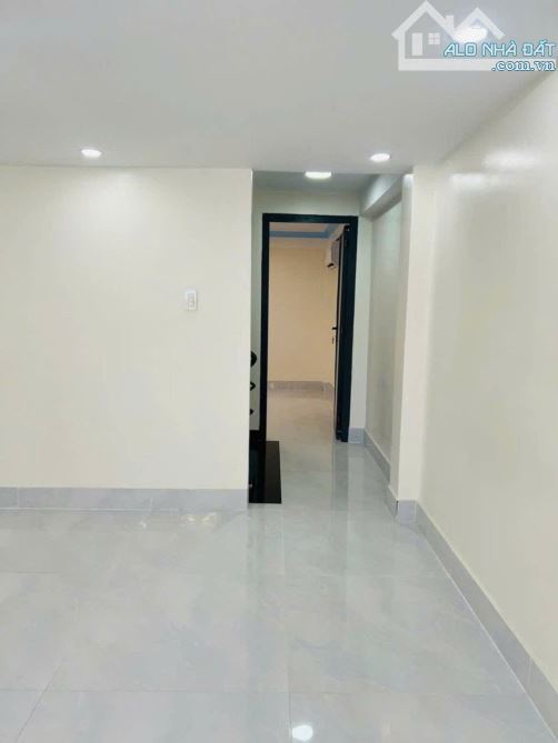 MẶT TIỀN LẠC LONG QUÂN - 5 TẦNG BTCT - 56M2 - 5PN - GIÁ 11.X TỶ - 5