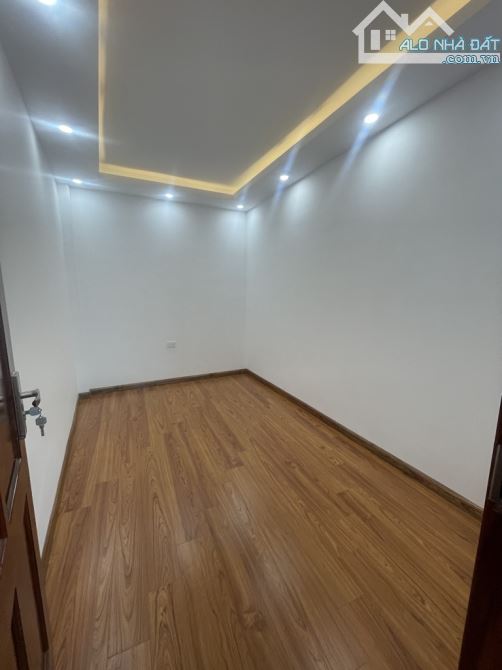 Bán Nhà Yên Vĩnh ô tô tránh kinh doanh 40m2 5 Tầng mặt tiền 4.4m ô chờ thang máy 7 tỷ 06 - 5
