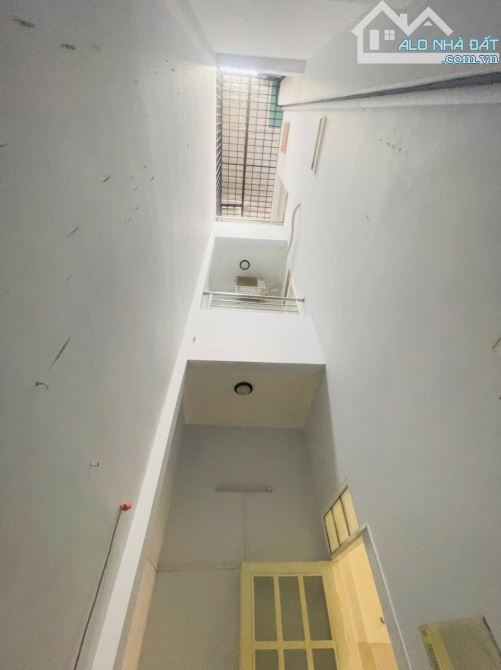 Bán nhà đẹp 3 tầng, 4m x 17m, Nguyễn Tư Giản, Gò Vấp hẻm xe hơi, gần Emart, chỉ 5 tỷ 8 nhỉ - 5