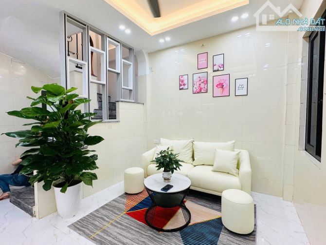 Nhỉnh 4 tỷ, nhà phố Vĩnh Hưng full nội thất đẹp, 20m ra ô tô, sổ riêng nở hậu - 5
