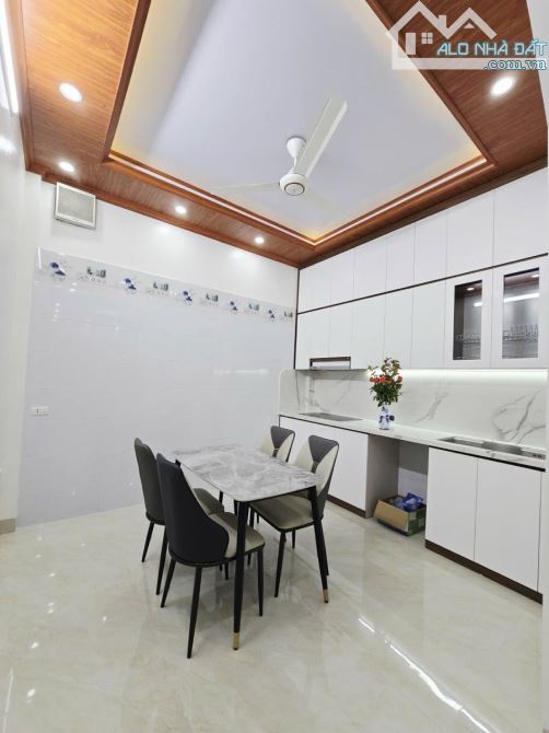 BÁN NHÀ KIM GIANG – 37M² – 4 TẦNG – CHỈ 10M RA Ô TÔ – FULL NỘI THẤT- HƠN . 9TỶ - 6