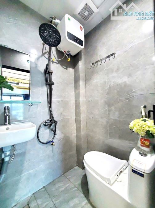BÁN CCMN TẠI KHÂM THIÊN - ĐỐNG ĐA 55m - 7 TẦNG THANG MÁY DOANH THU 80 triệu/tháng - 6