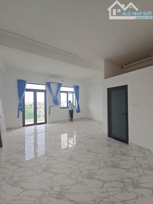 Căn hộ dịch vụ 6 tầng view kênh Thạnh Lộc, quận 12, dòng tiền tháng 70 triệu, 14.5 tỷ - 7