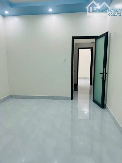 MẶT TIỀN LẠC LONG QUÂN - 5 TẦNG BTCT - 56M2 - 5PN - GIÁ 11.X TỶ - 7