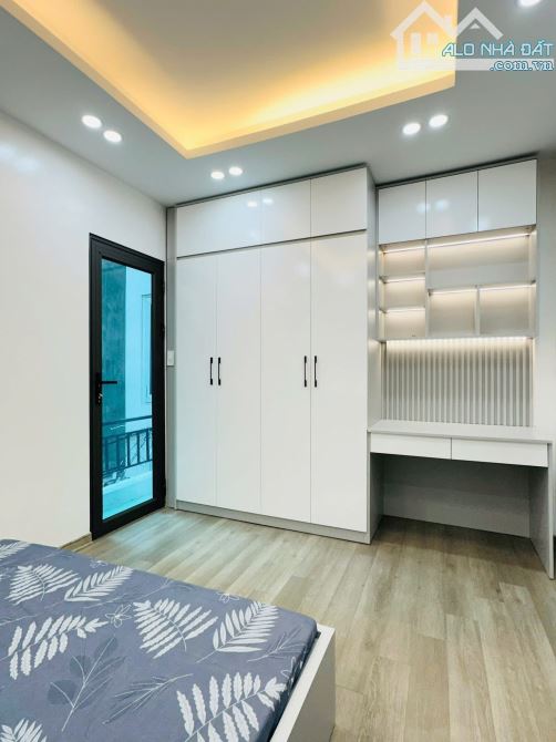 Nhỉnh 4 tỷ, nhà phố Vĩnh Hưng full nội thất đẹp, 20m ra ô tô, sổ riêng nở hậu - 7