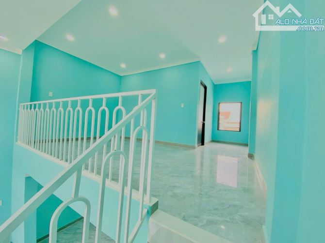 Bán nhà 1 trêt,1 gác lững đúc kiên cố,diện tích 70m2,giá bán 1 tỷ 650 triệu,có bơt - 8