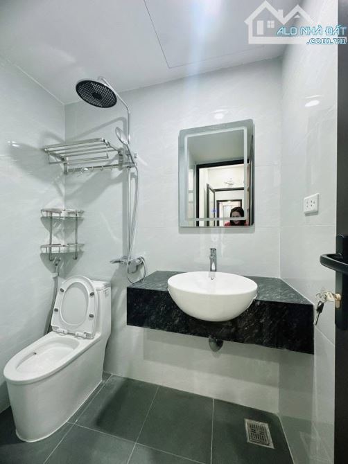 Bán nhà Bạch Mai 33m2, 4T, mt 3.3m mới đẹp, gần phố, ngõ thông, tặng nội thất. Giá 7.58 tỷ - 8