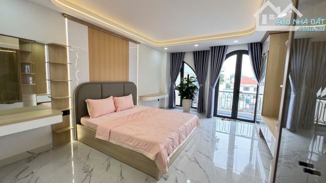 bán nhà 90m2- Đường 8m nhựa thông - 6 tầng thang máy- 7 phòng Lê Đức Thọ Gò Vấp - 9
