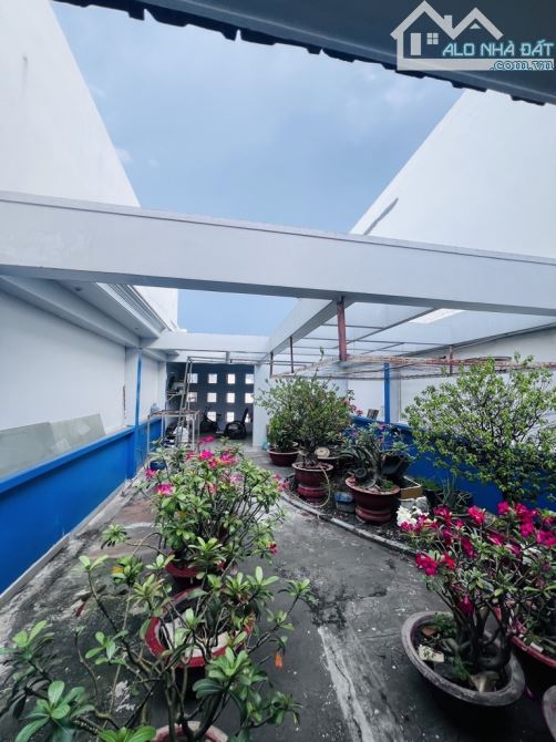 Hẻm 10m kinh doanh, 4 tầng, 6m x 35m, gần mặt tiền, gần Emart Phan Huy Ích hơn 23 tỷ - 9