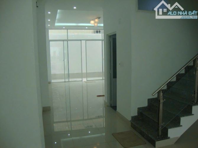 Bán nhà An Phú mặt đường Nguyễn Quý Đức gần Siêu thị Metro Quận 2 cũ (100m2) 32 tỷ - 9