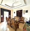 130m2, ngang 8m, giá 4.x tỉ( x trung học) phù hợp để ở nhà  rộng trung tâm sinh viên
