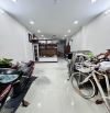 Nhà bán 3 tầng mới đẹp. 5 phòng ngủ, Trường Chinh gần chợ Võ Thành Trang, Tân Bình.
