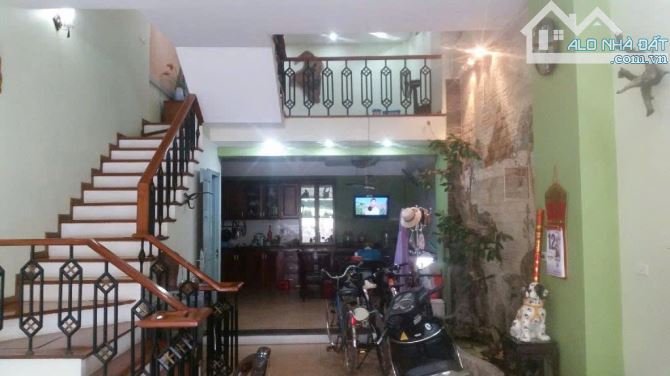 BÁN NHÀ PHÂN LÔ NGUYỄN CHÍNH, VỈA HÈ Ô TÔ TRÁNH, NGÕ THÔNG KINH DOANH, SỔ VUÔNG BÁNH CHƯN