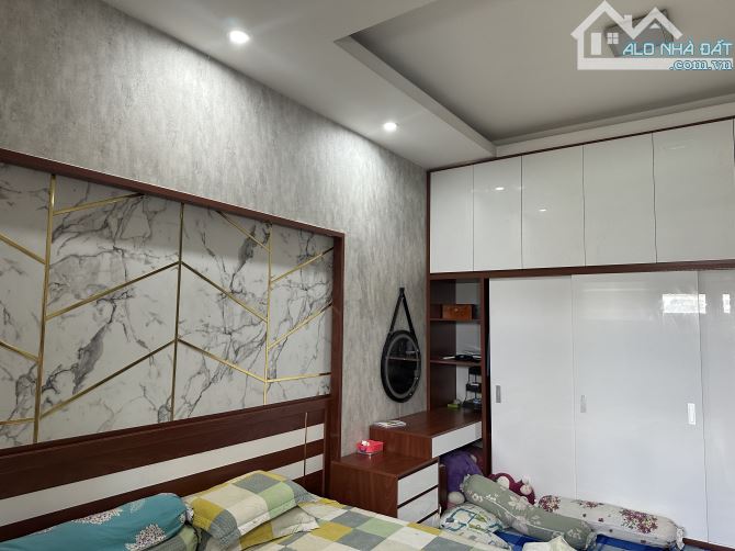 Bán BIỆT THỰ ĐẲNG CÂP 242m2 ngay Trung Tâm Dĩ An,ngang KHỦNG 12m - 5