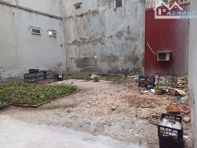 BÁN ĐẤT TT THỊ TRẤN PHÙNG, ĐAN PHƯỢNG – CÁCH QL32 CHỈ 50M –Ô TÔ VÀO ĐẤT – GIÁ  8,6 TỶ