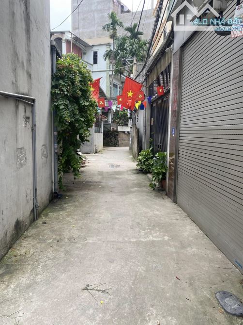 Bán Nhà VĂn Trì, Lô Góc, 2 Thoáng, Ô Tô Đậu Cửa, Có Dòng Tiền, Đầu Tư, 37m2, Giá 5.95 Tỷ