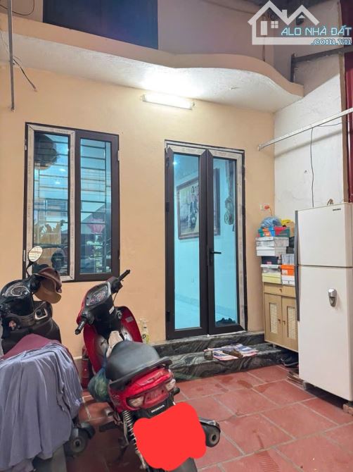 BÁN NHÀ DÂN XÂY TẠI VIỆT HƯNG, 40M2, MT 3.4M, NGÕ NÔNG, GẦN OTO, 5.8 TỶ